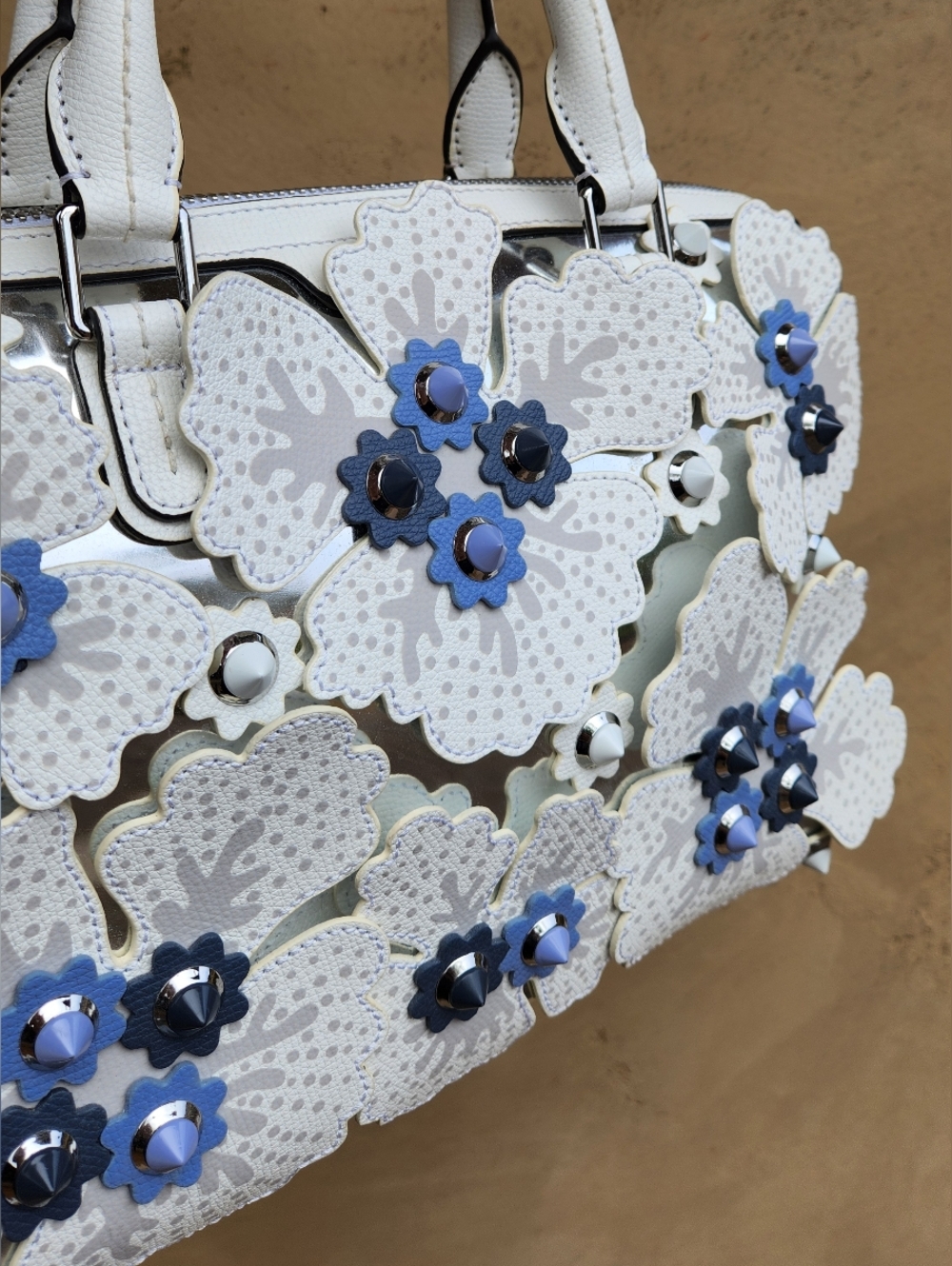 Rare Henri Bendel White Floral Appliqué Satchel - Limited Edition - Picture 9 of 13